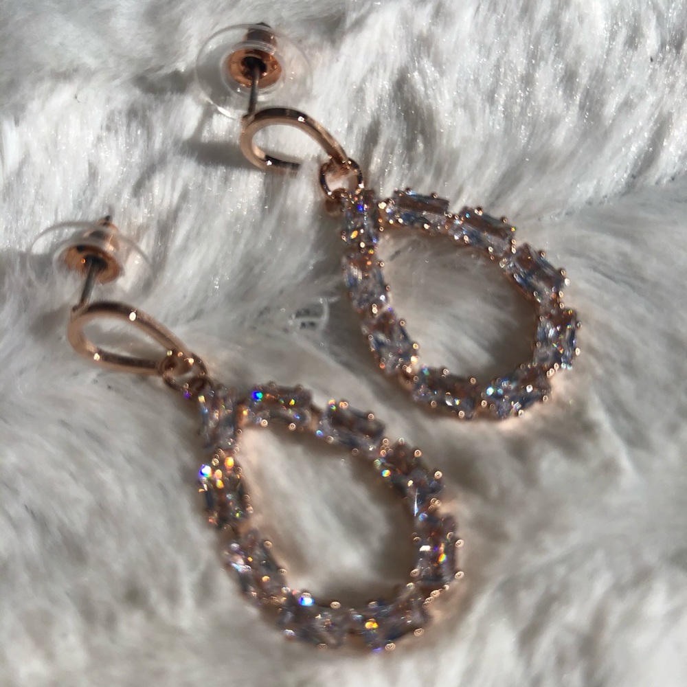 Stunning drop earrings with huge sparkle & style - Picture 2 of 10